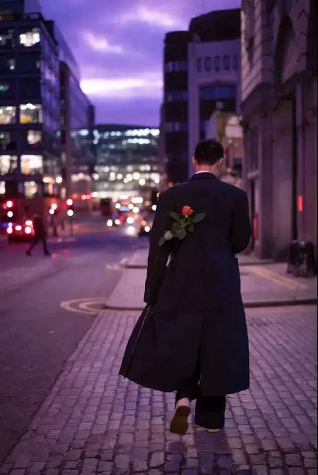 句子 | 我自万种风情,与世无争