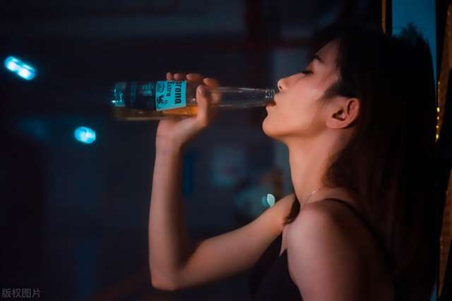 人妻少妇出轨的故事 车间女工赵晓卉