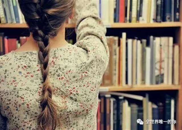 心里空荡荡的唯美句子:这个世界上最不缺的就是随处可见的漂亮女生!