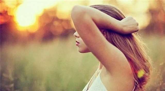 描写情感的句子大全:每个人的心中都有一个漂流瓶