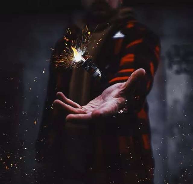 失眠心情说说致自己,致敬深夜失眠人,心情短语简短