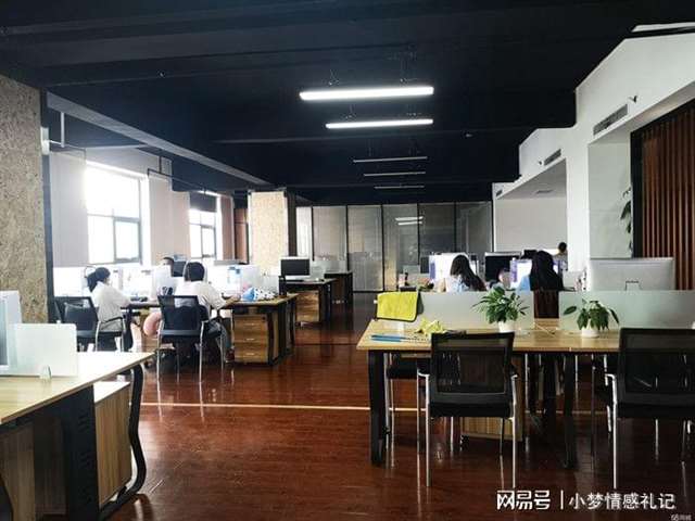 啪啪单位保洁老熟女 下岗人妻的屈辱沉沦