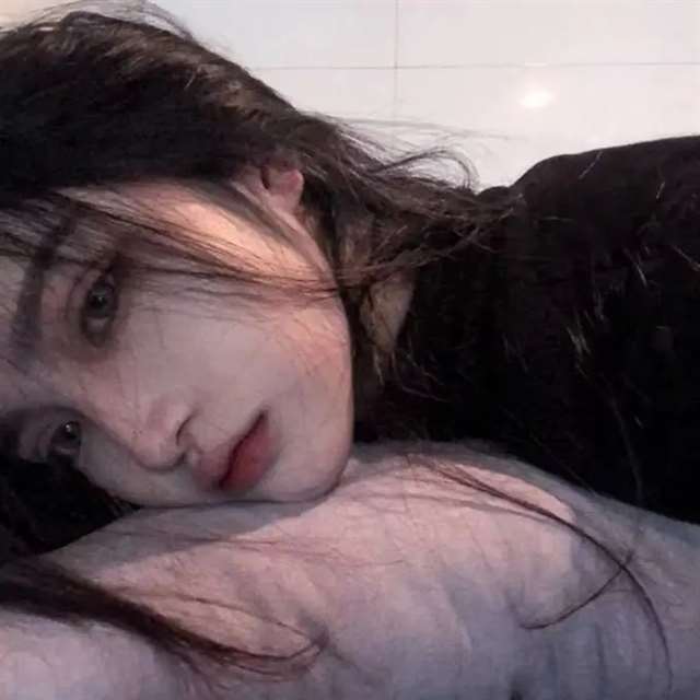 一瞬间情绪崩溃的情感文案