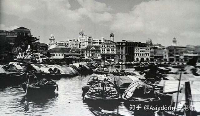 开裆裤羞辱调教高H绳子 小受被吊起来用道具玩弄