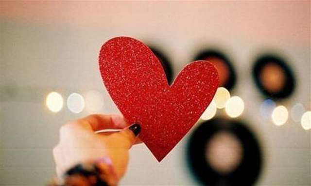 年龄阻挡不了爱情的诗句             喜欢和年龄无关的句子        