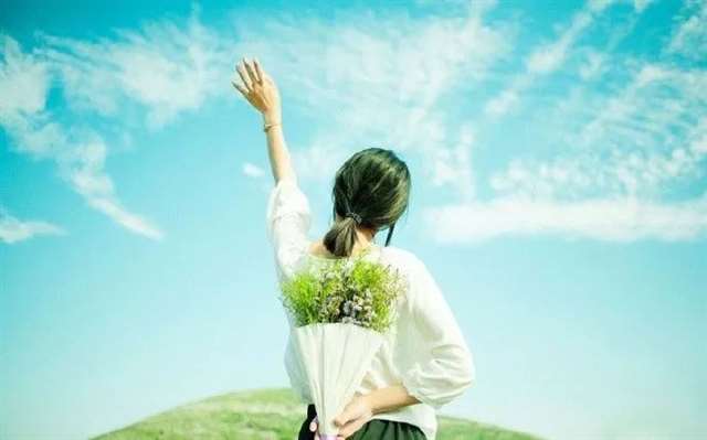 经典感悟人生情感语录:不同的年纪,爱是不同的