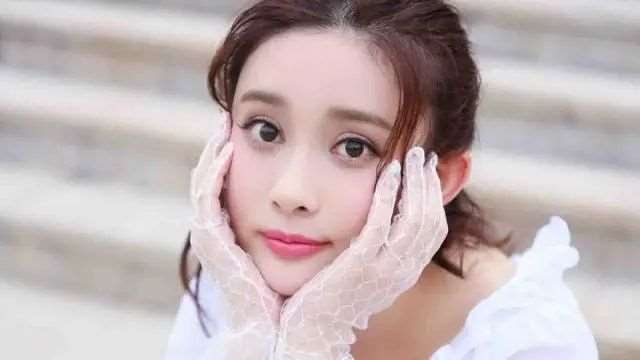 爱一个人心痛的句子,句句扎心,送给爱而不得的你!