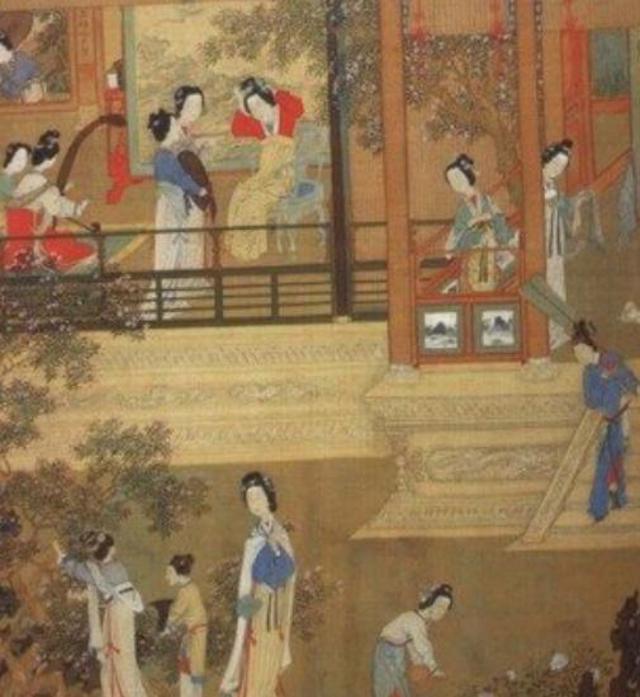 李昆从后面抱住张嫣:儿媳妇外面有人了