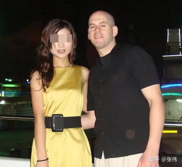 被老外巨大进入 下身被老外撑破,还录像卖钱 