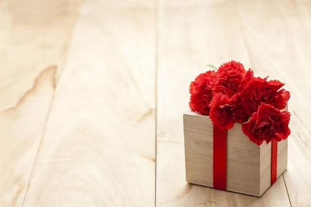 亲爱的,外面没有别人,只有你自己