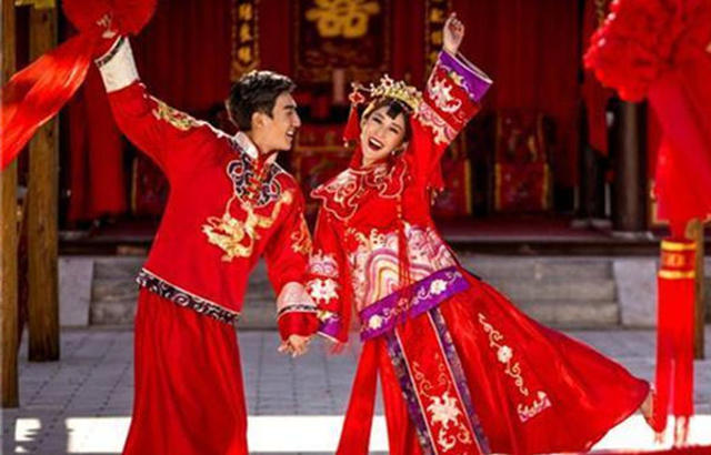 入洞房第一件事干嘛