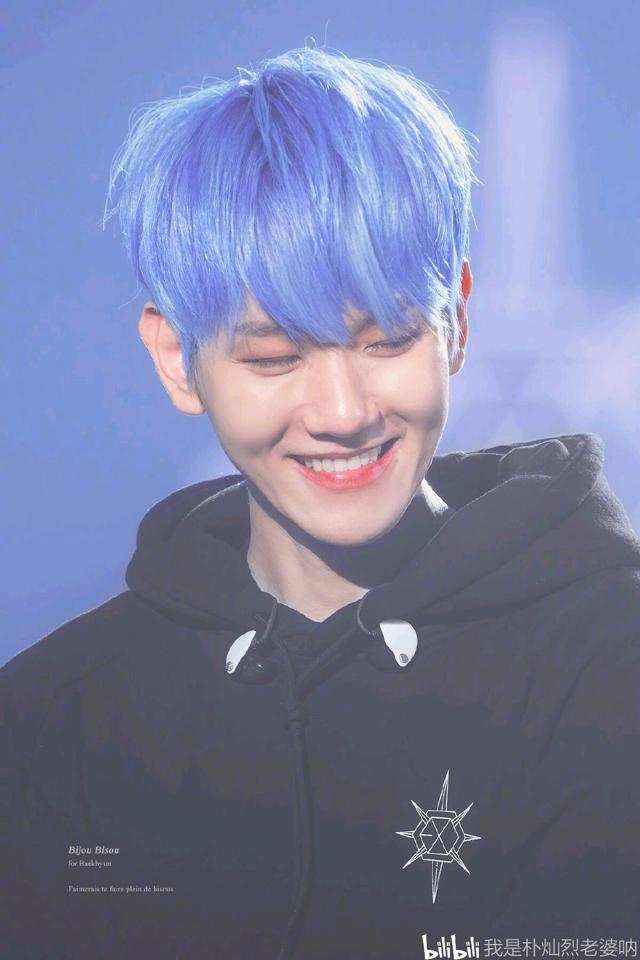 姐姐我帮你,我帮你涂身体乳.