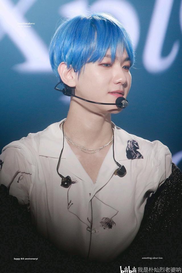 姐姐我帮你,我帮你涂身体乳.