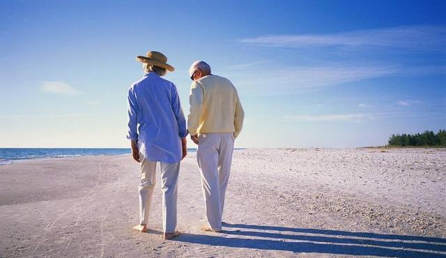 孤寡女老人找男保姆