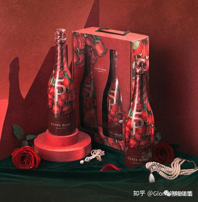 情侣之间红酒的用法 人体红酒容器