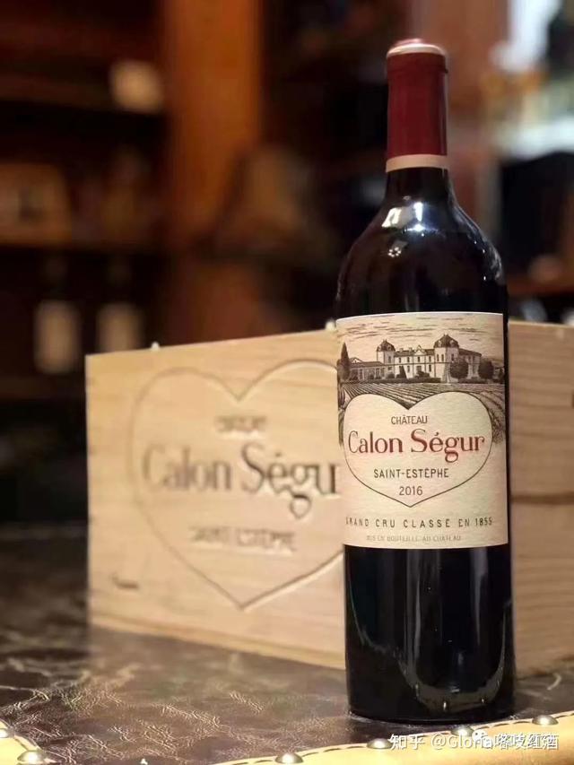 情侣之间红酒的用法 人体红酒容器