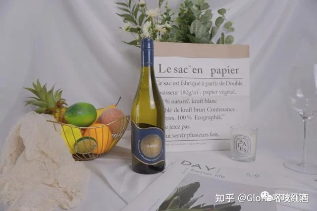 情侣之间红酒的用法 人体红酒容器