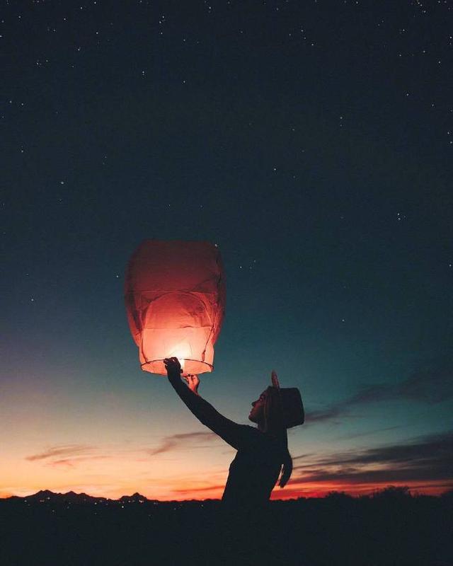 一个人心累扛着的句子，简短戳心，快看哭了！