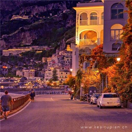 意大利夕阳灯 城市夜晚的灯光的唯美图片