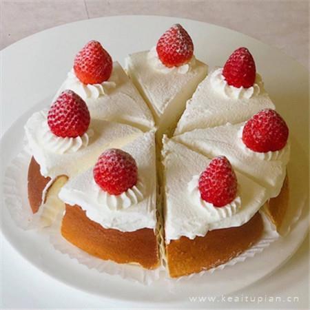 冬天的第一个草莓蛋糕_新款草莓蛋糕图片