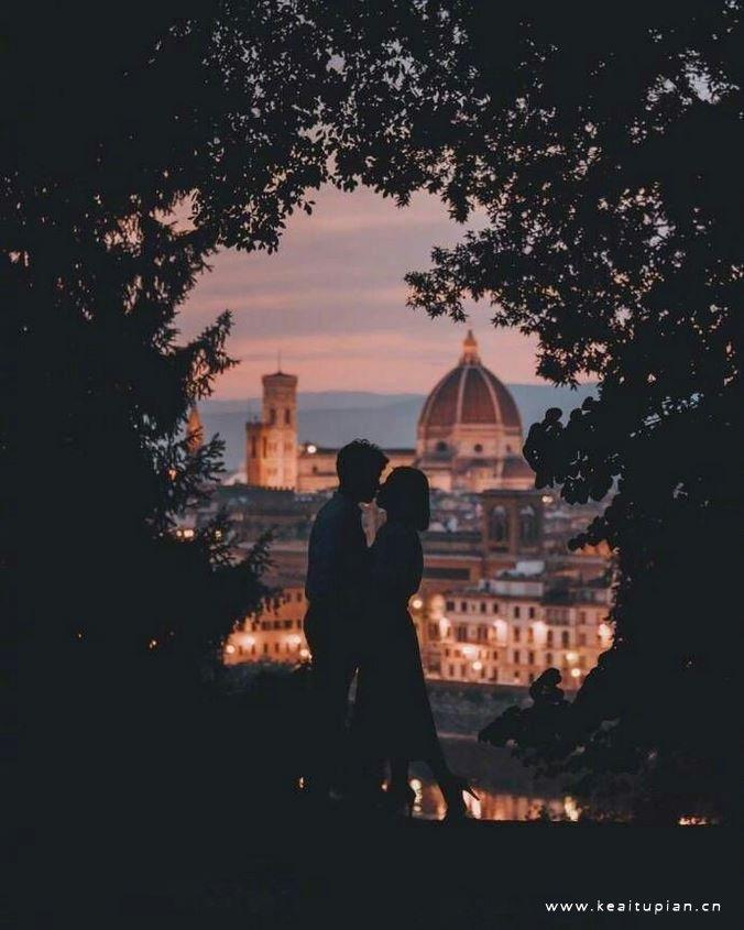 法式婚纱摄影浪漫夕阳落日唯美气息的情侣图片