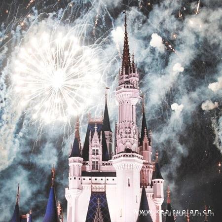 迪士尼城堡烟花唯美风景微信朋友圈配图图片