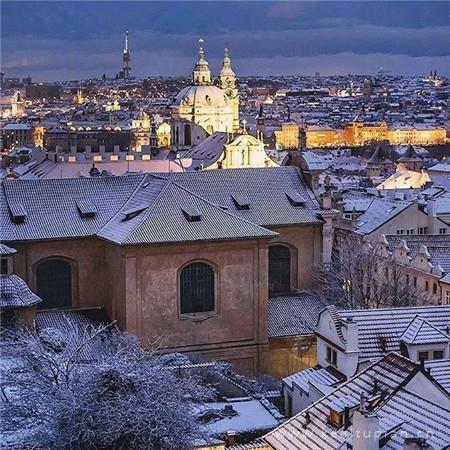 跨年专属布拉格浪漫冬日夜幕降临唯美景色图片