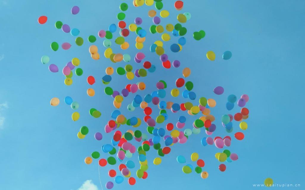 色彩鲜艳的气球唯美桌面壁纸图片