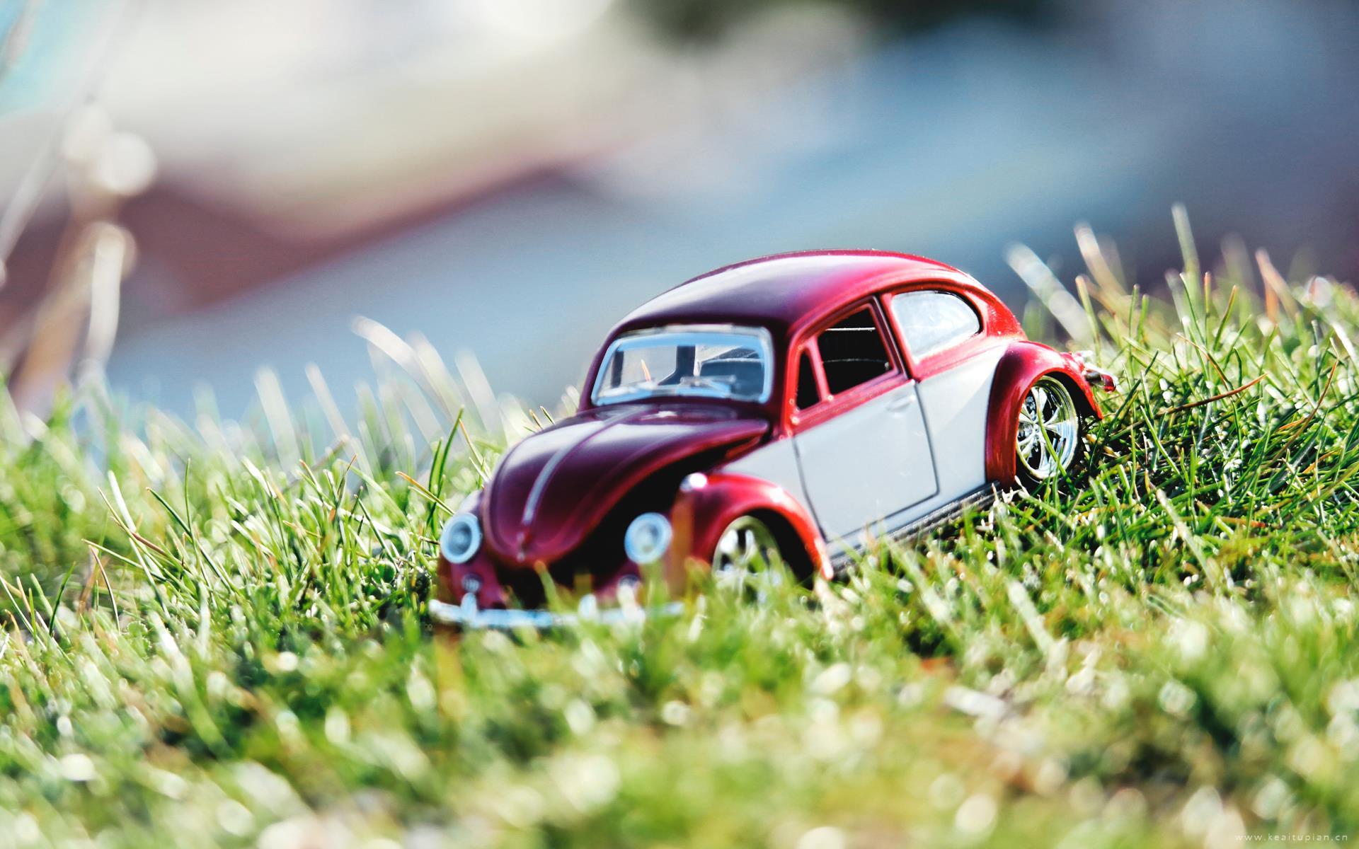 小巧迷你的小汽车模型玩具高清壁纸图片