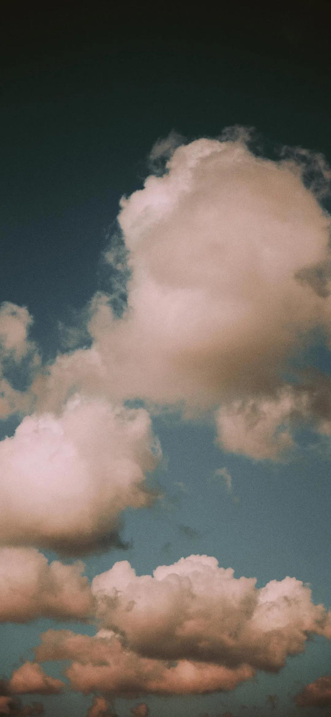 白云和乌云唯美自然风景高清手机壁纸图片
