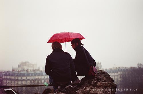 一把雨伞传递给你创造爱情图片