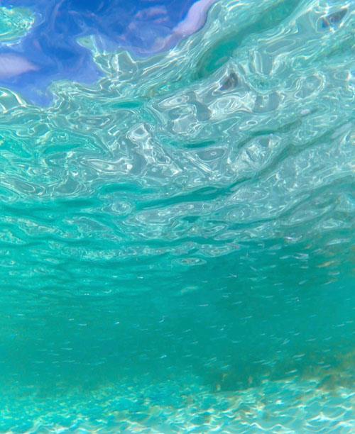 波澜起伏的碧绿海水唯美风景壁纸图片