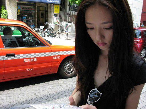穿着清凉的日韩范美女街拍户外写真图片