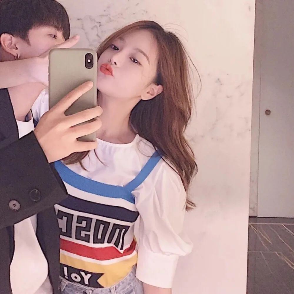 看着别人的故事、流着自己的眼泪