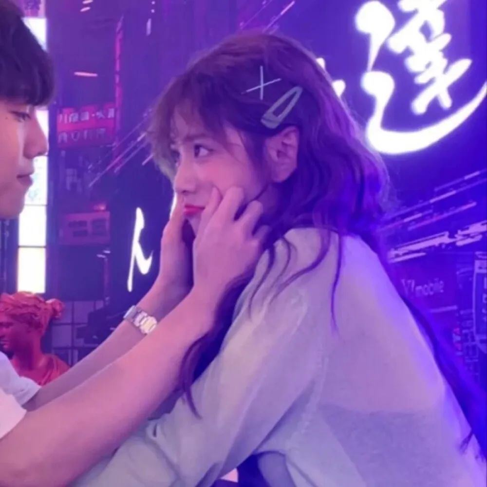 看着别人的故事、流着自己的眼泪