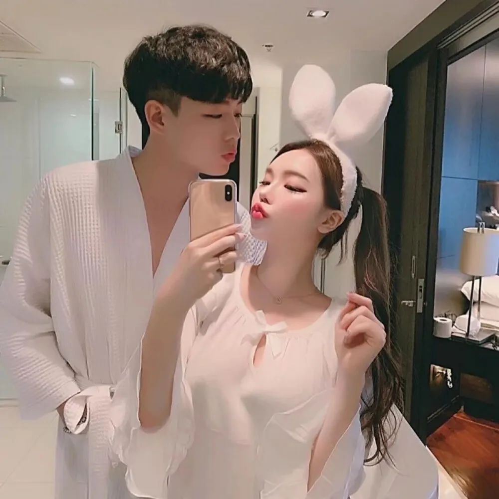 看着别人的故事、流着自己的眼泪