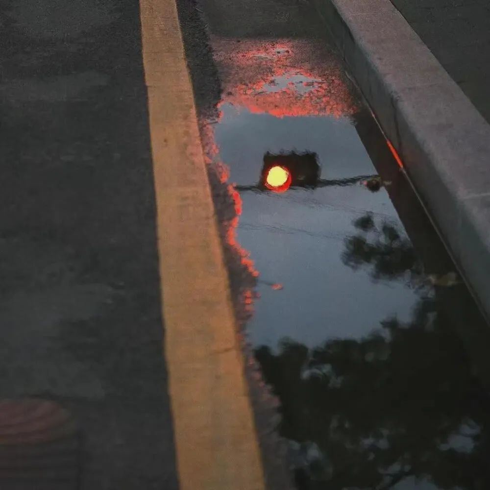 你不肯清醒 看再多文案都没用