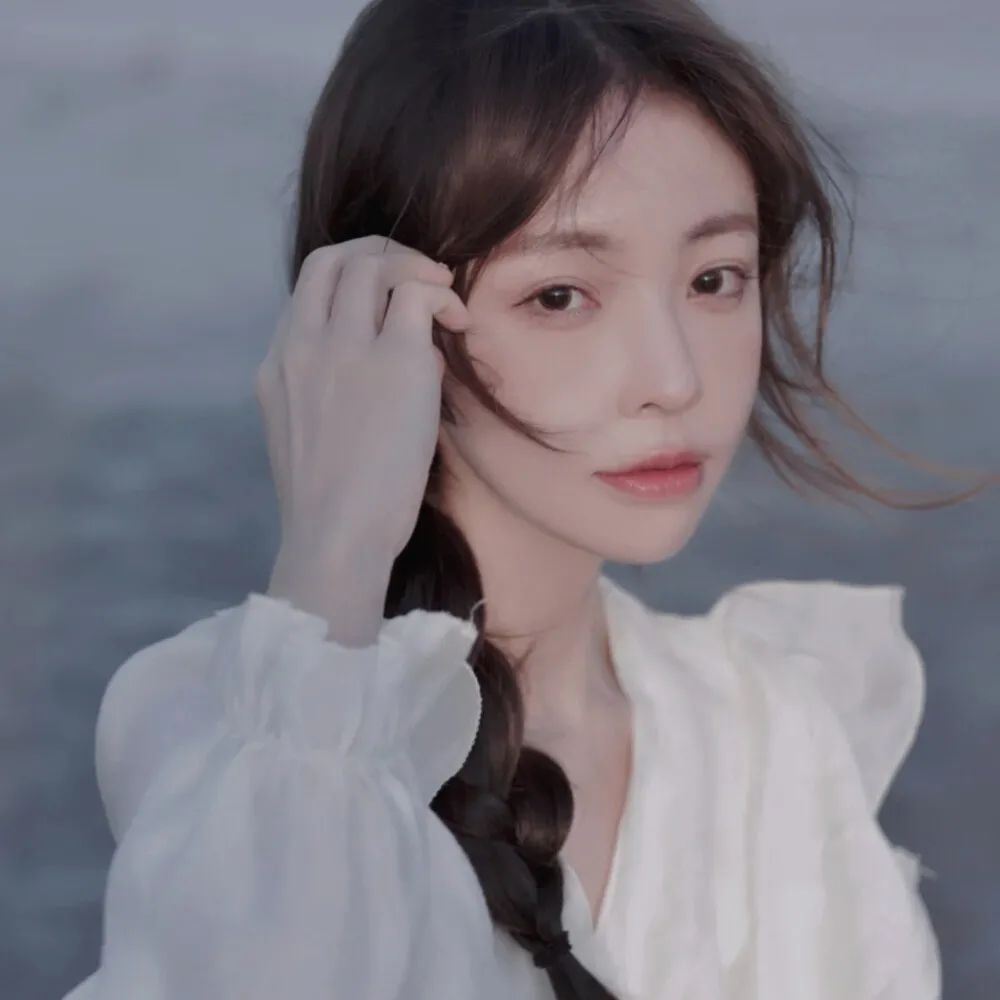 “触动心弦的情感杂句文案”