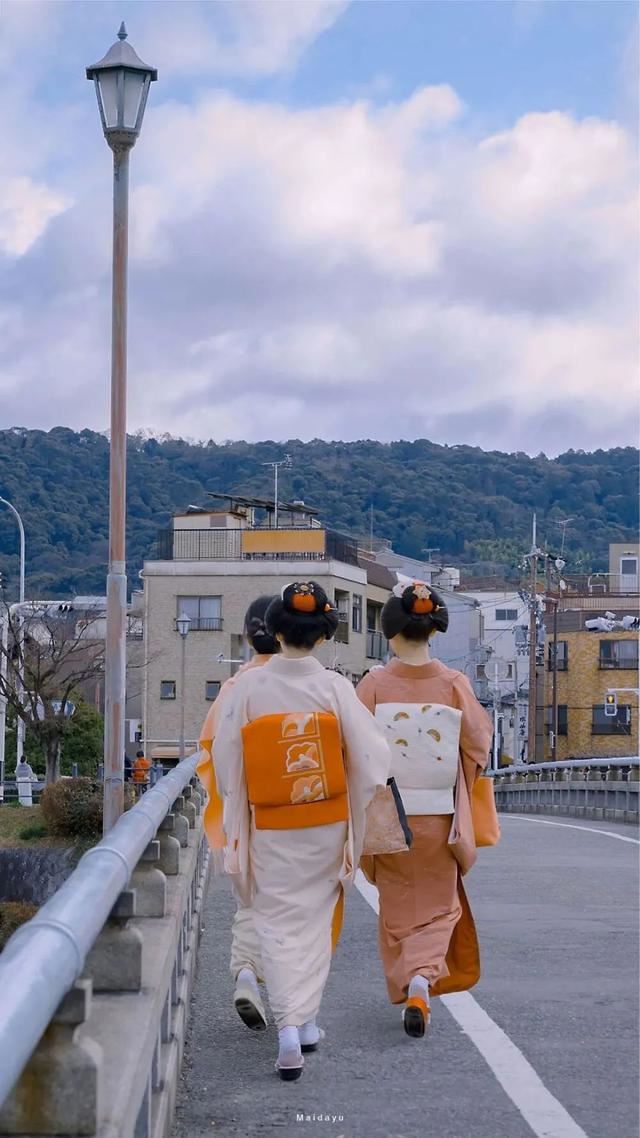 适合心情低落时发的句子！