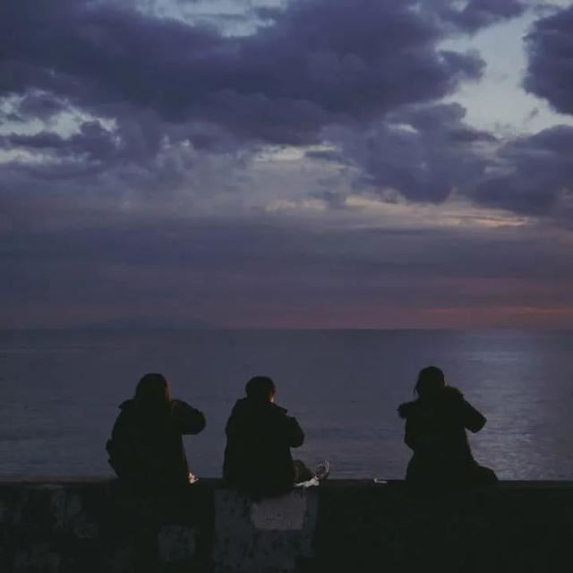 适合好久不发朋友圈的句子！