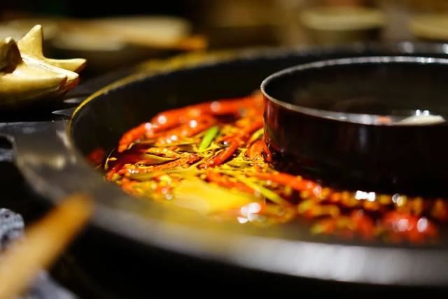 冬天的第一顿火锅文案！