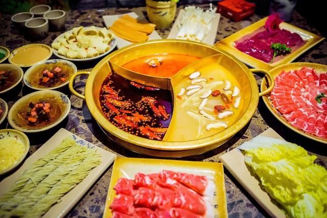 冬天的第一顿火锅文案！