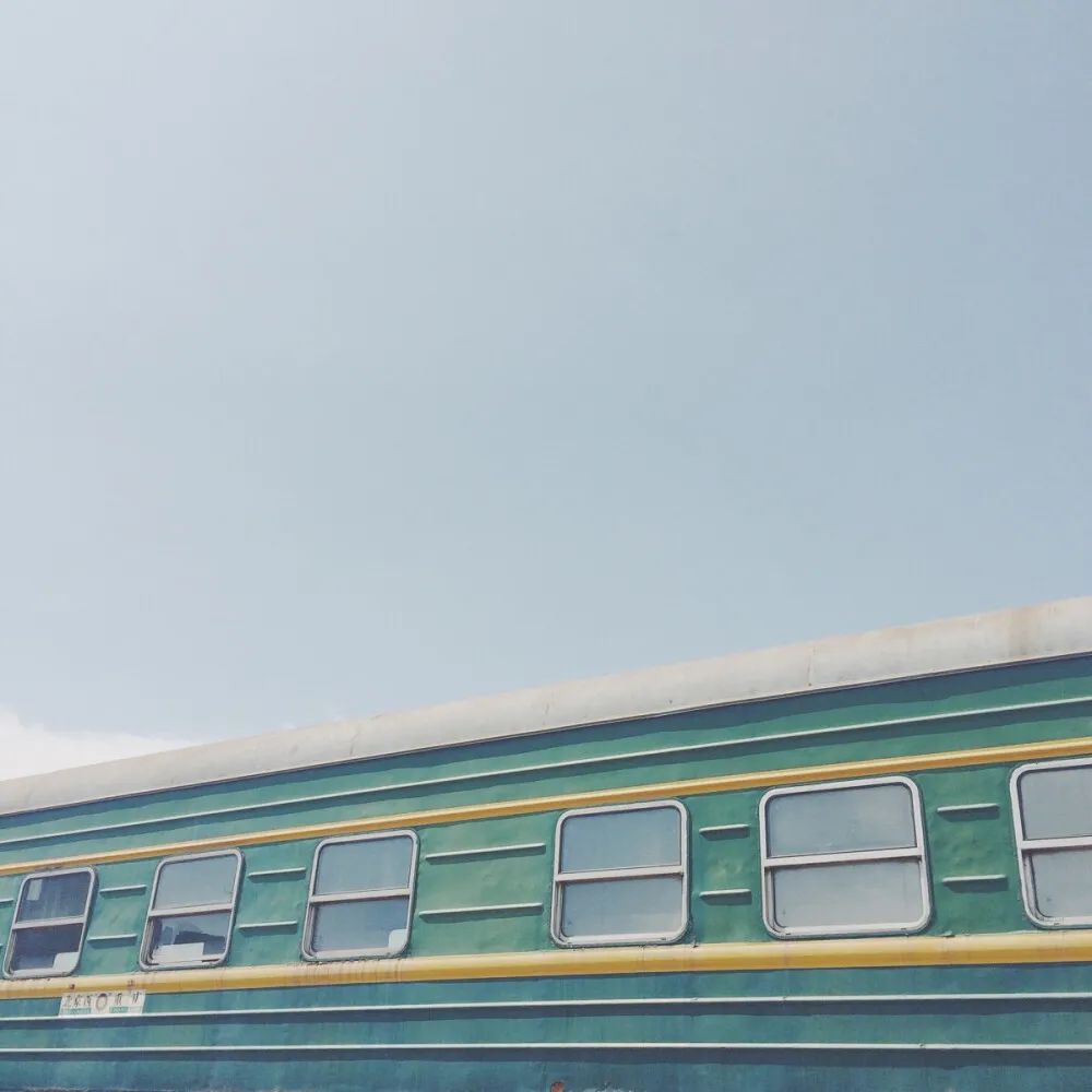 伤感｜人间不值得的朋友圈文案