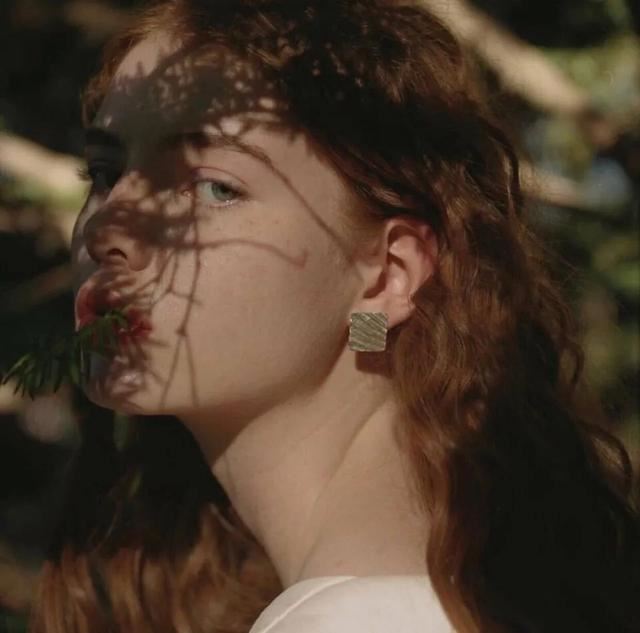 适合发朋友圈自嘲的句子！