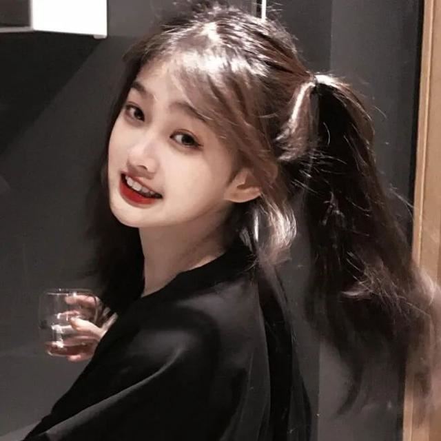 适合发朋友圈自嘲的句子！