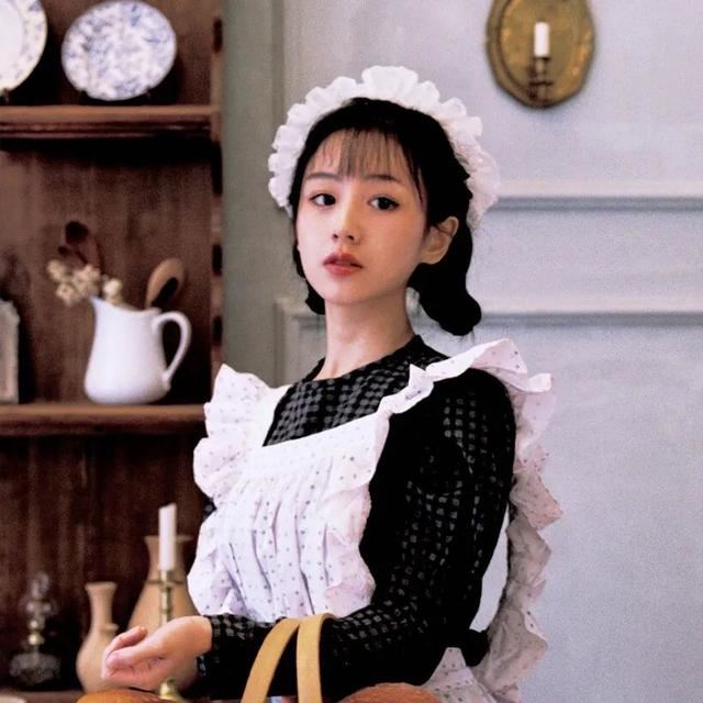 适合发朋友圈自嘲的句子！