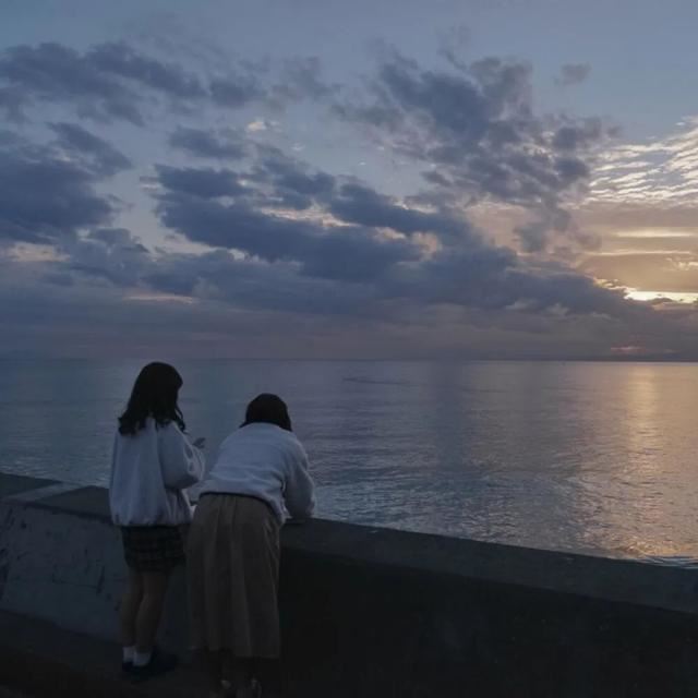 成年人心累的简短文案！