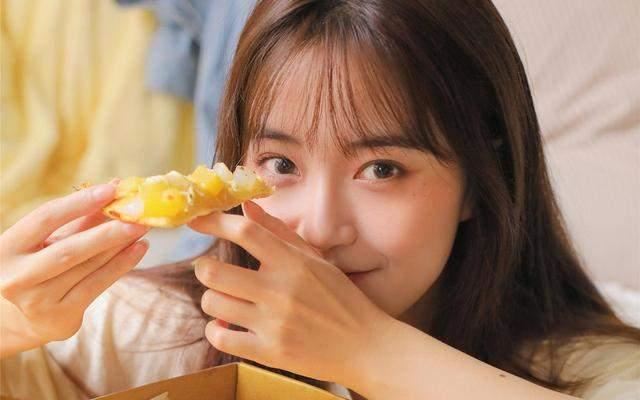 男女之间发生过“越界”情况，这些下意识的行为，骗不了人