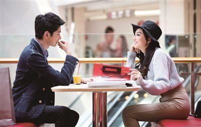 第一次见相亲对象，应该AA制还是让男方买单？