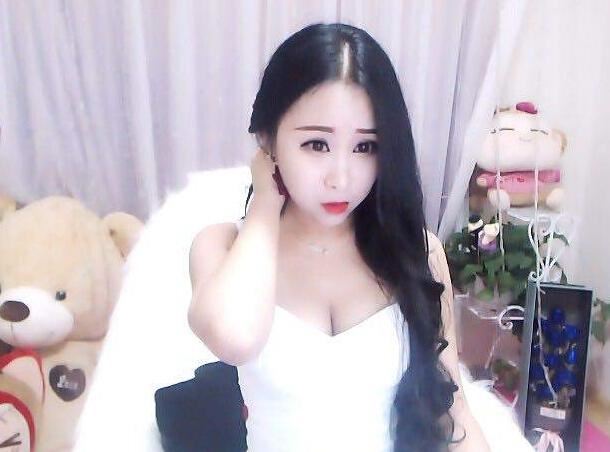 为什么一些中年男子爱看美女直播？活力与激情还需“保持”